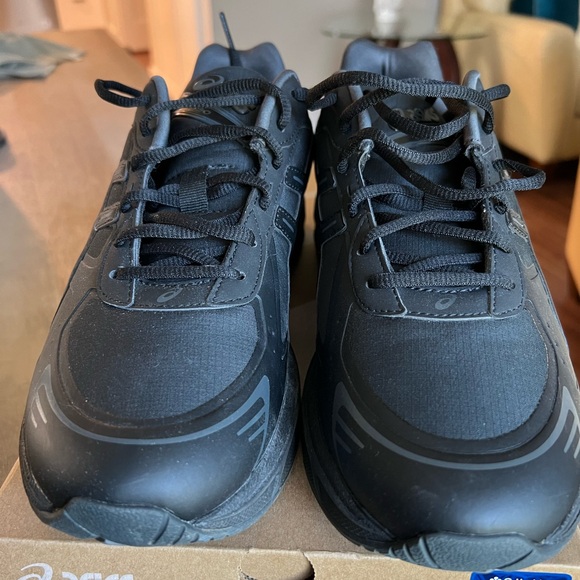 Men’s black ASICS shoe - Picture 2 of 4